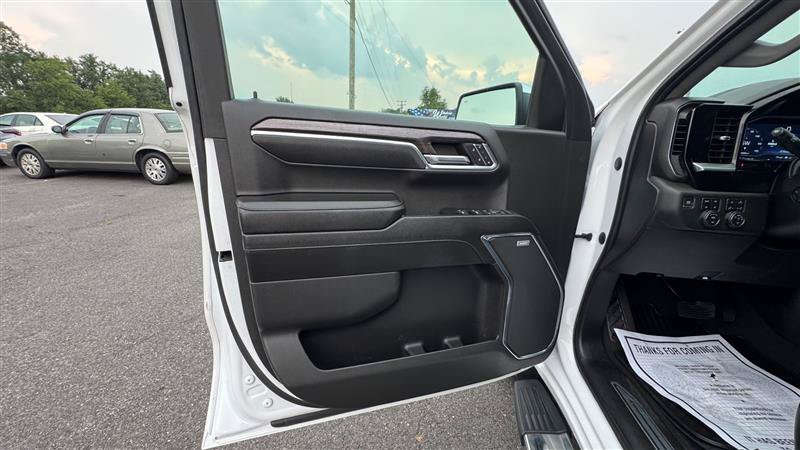 Used 2023 Chevrolet Silverado 1500 LTZ w/ LTZ Convenience Package II AWD/4WD image 33