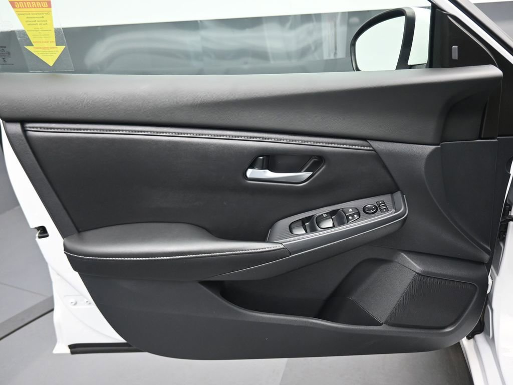 Used 2023 Nissan Sentra SV FWD image 9