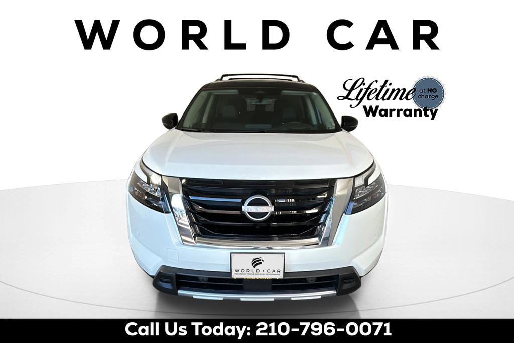 Used 2025 Nissan Pathfinder Platinum image 9