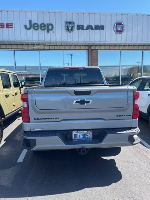 Used 2024 Chevrolet Silverado 1500 Custom w/ Turbomax Blackout Package AWD/4WD image 12