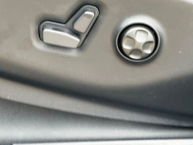 New 2027 Chrysler Pacifica Select FWD image 12