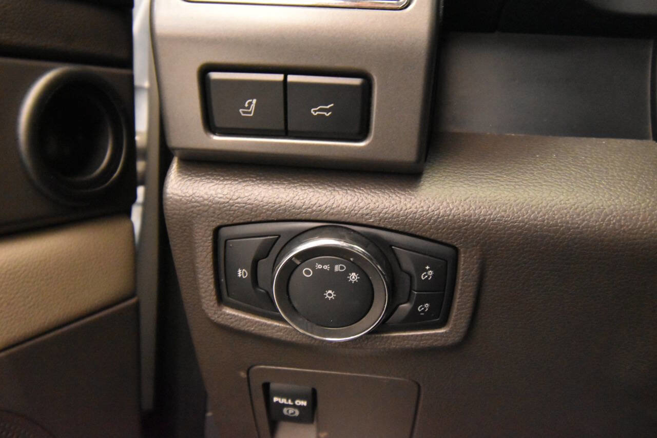 Used 2021 Ford Expedition XLT image 32