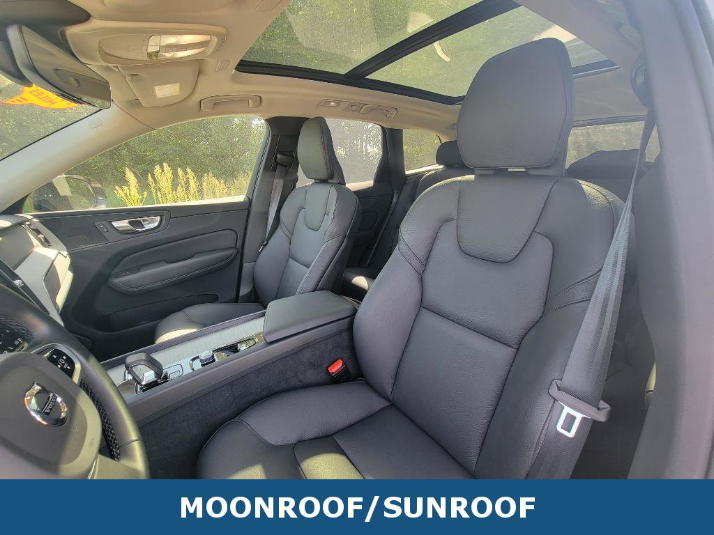 Used 2025 Volvo XC60 B5 Plus image 5