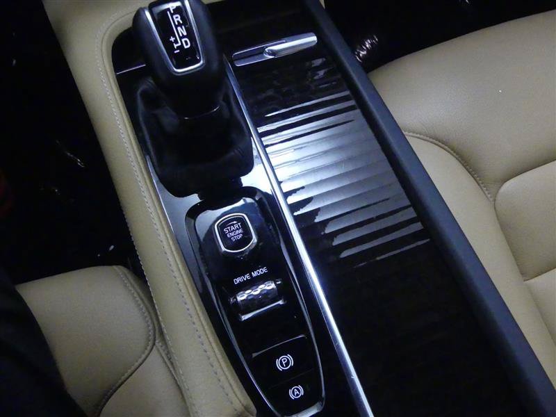 Used 2018 Volvo S90 T5 Momentum w/ Convenience Package FWD image 18