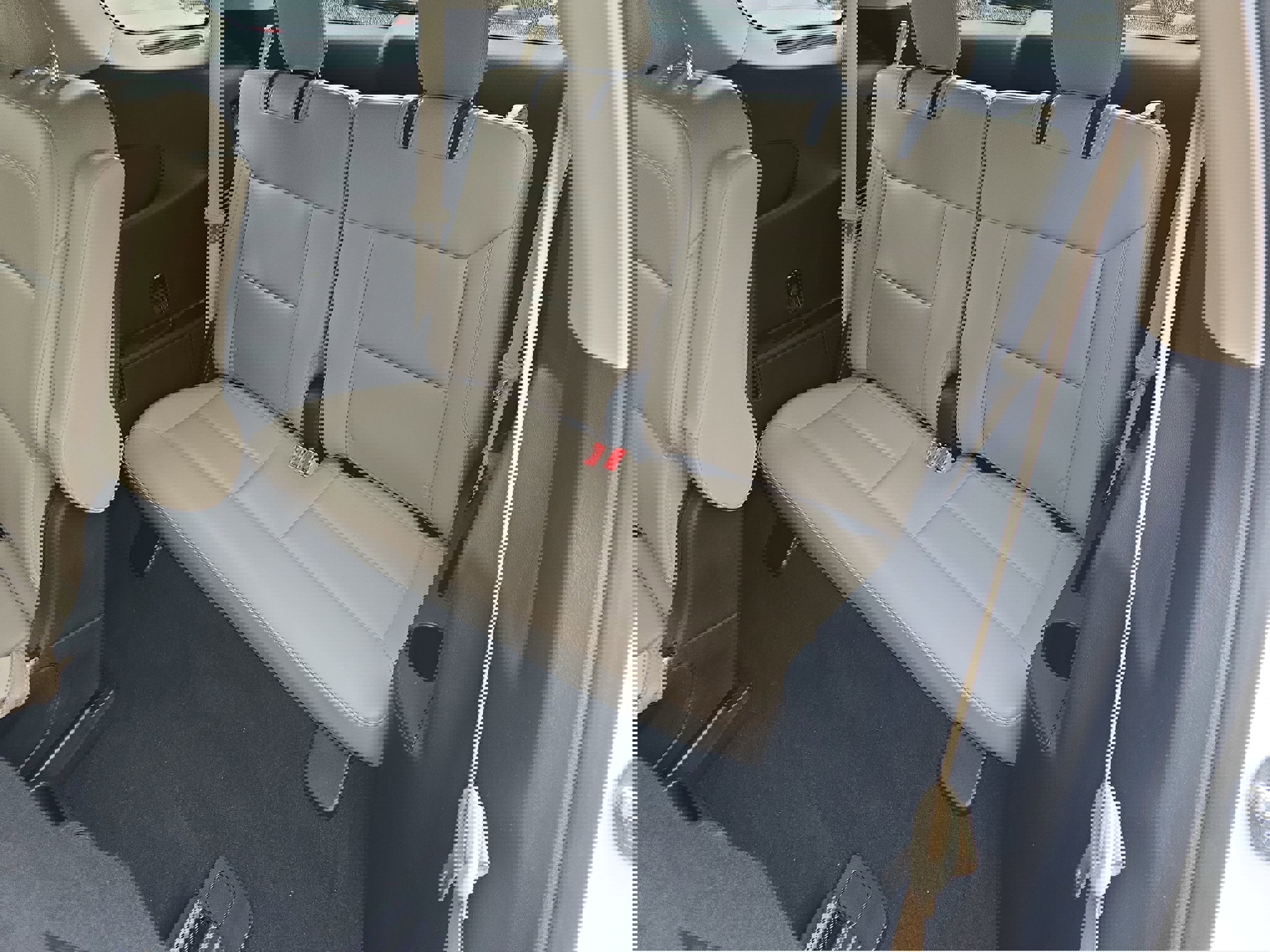 Used 2021 Ford Explorer XLT w/ Equipment Group 202A image 16