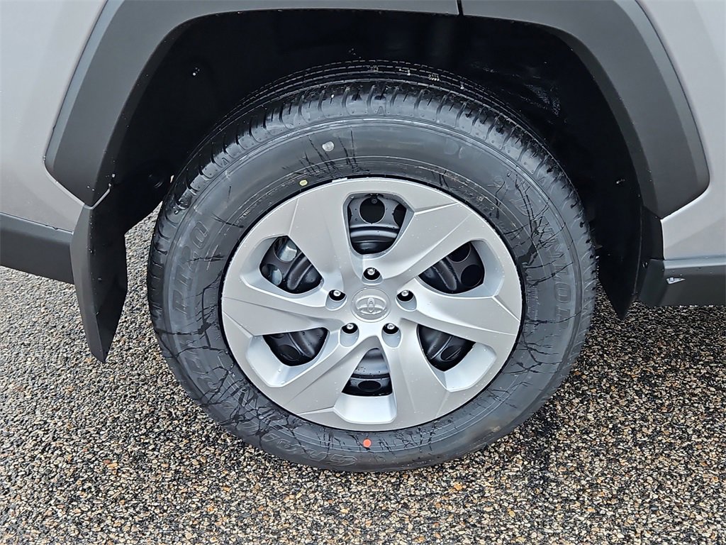 New 2025 Toyota RAV4 LE image 5