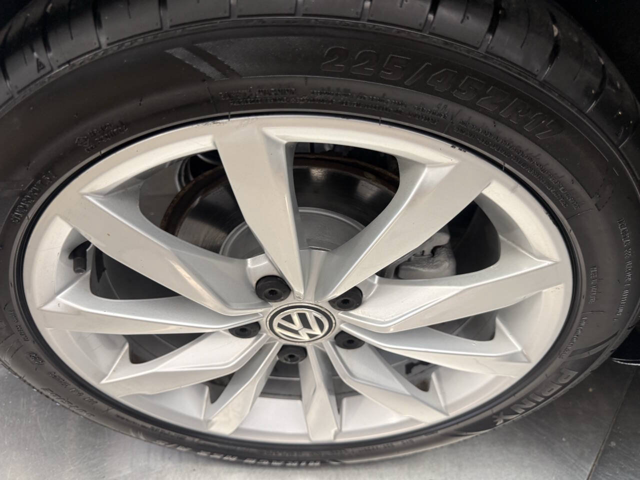 Used 2017 Volkswagen Golf SEL FWD image 29