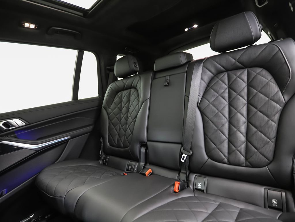 Used 2024 BMW X7 xDrive40i w/ Executive Package image 23