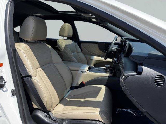 Used 2023 Lexus LS 500 w/ Accessory Package (Z2) RWD image 52