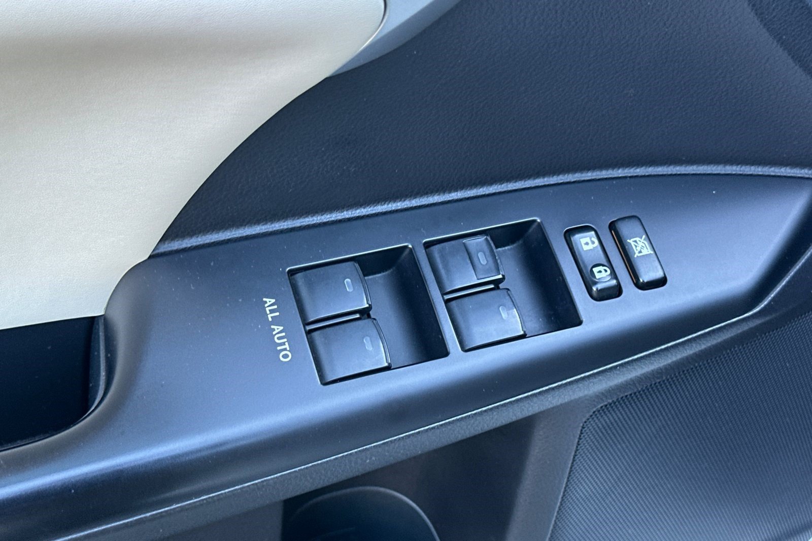 Used 2013 Lexus CT 200h FWD image 14