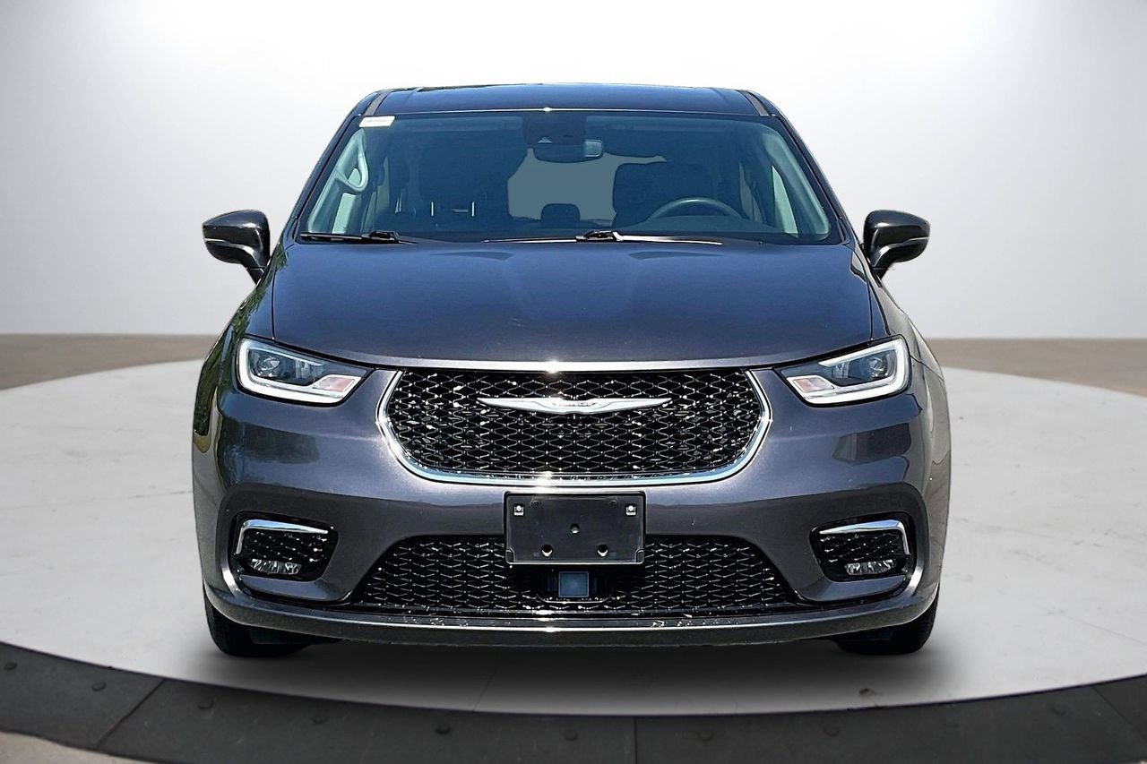 Certified 2023 Chrysler Pacifica Touring-L FWD image 3