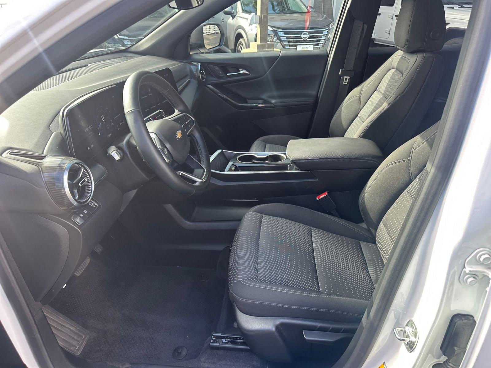 Used 2025 Chevrolet Equinox LT image 25