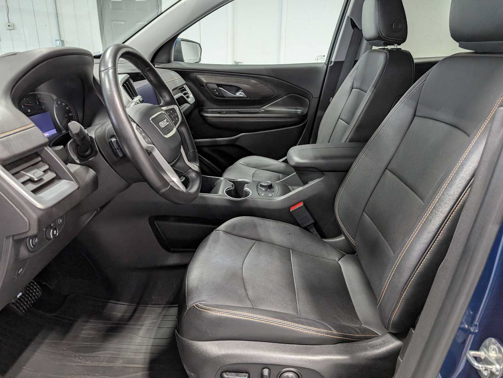 Used 2020 GMC Terrain SLT w/ Preferred Package AWD/4WD image 4