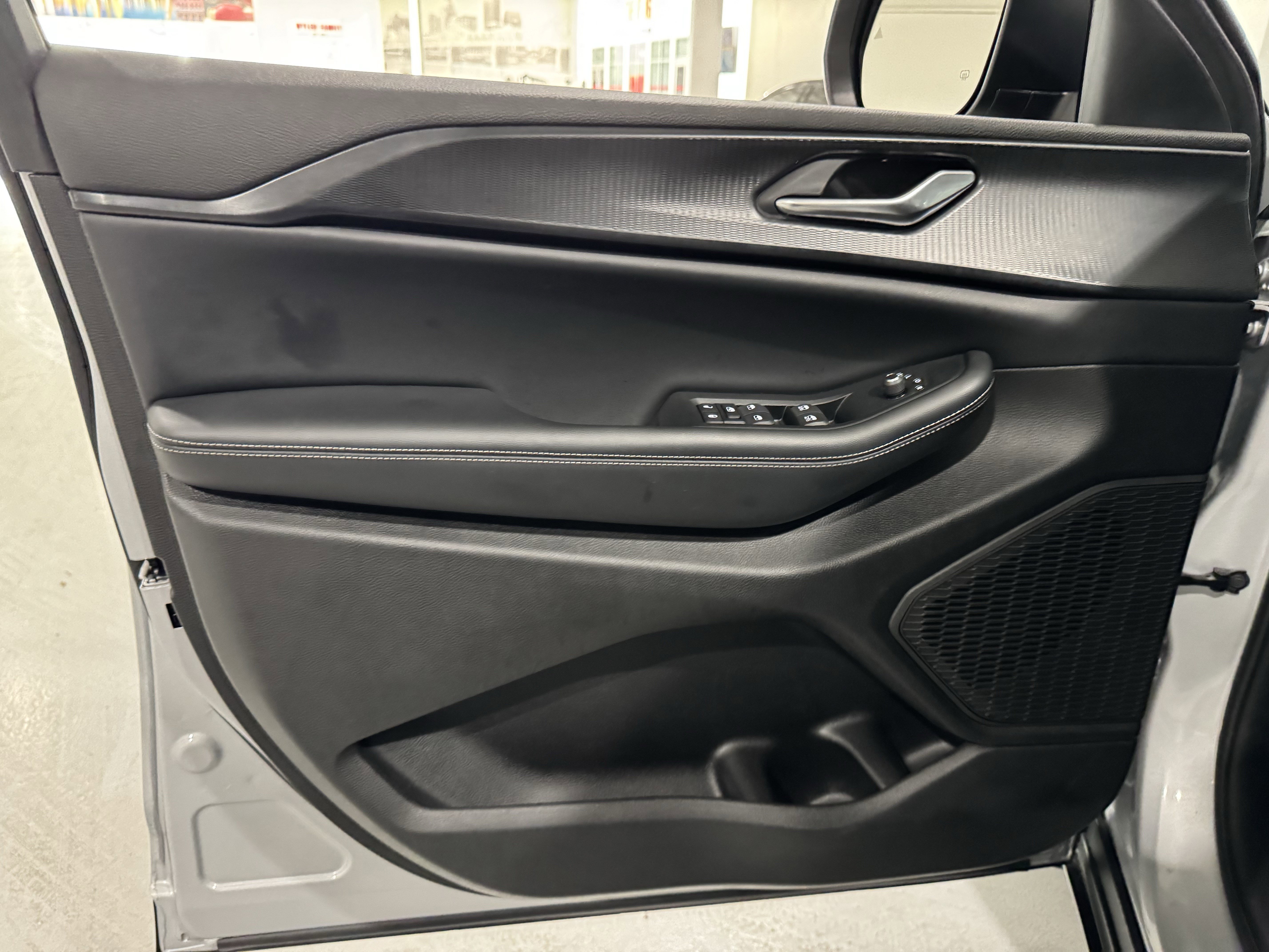 Used 2024 Jeep Grand Cherokee Laredo w/ MOPAR Finishing Package image 23