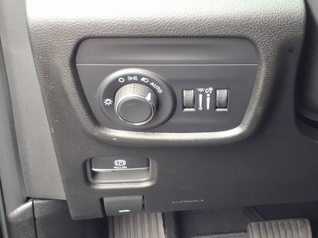 Used 2023 Jeep Grand Cherokee Altitude AWD/4WD image 21