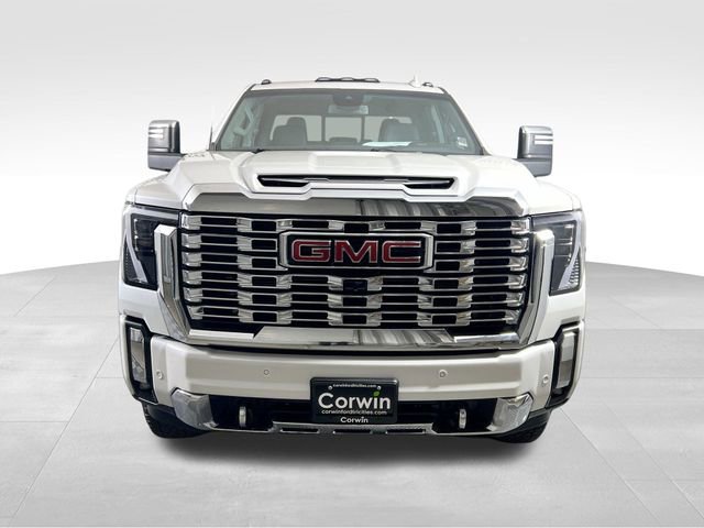 Used 2025 GMC Sierra 3500 Denali AWD/4WD image 4
