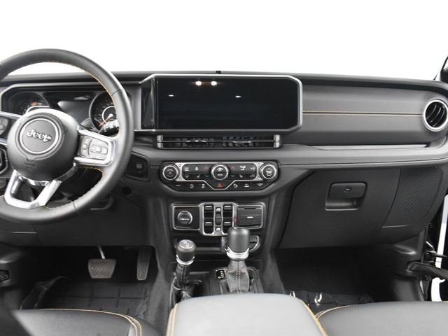 Used 2024 Jeep Wrangler Unlimited Sahara w/ Technology Group AWD/4WD image 9