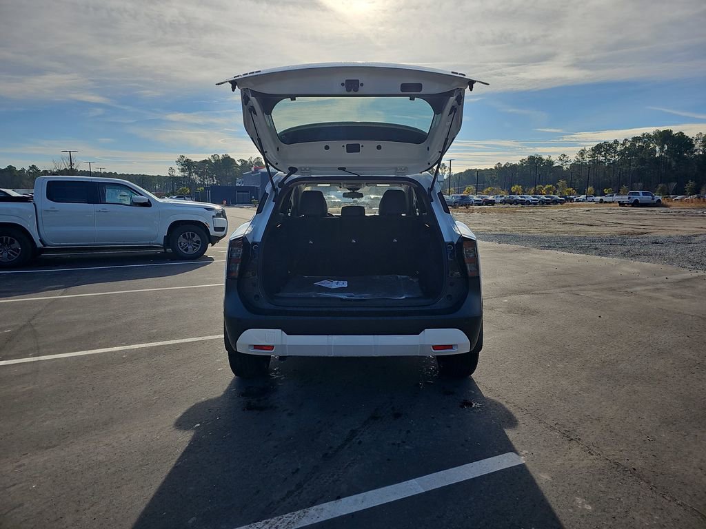 New 2026 Nissan Kicks SR FWD image 17