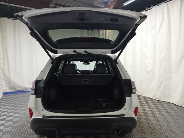 Used 2025 Subaru Forester Limited image 39