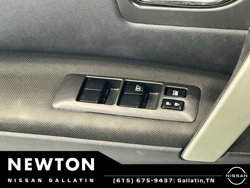 Used 2015 Nissan Rogue S FWD image 27