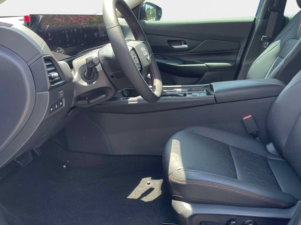 New 2026 Nissan Sentra SR w/ SR Premium Package FWD image 15