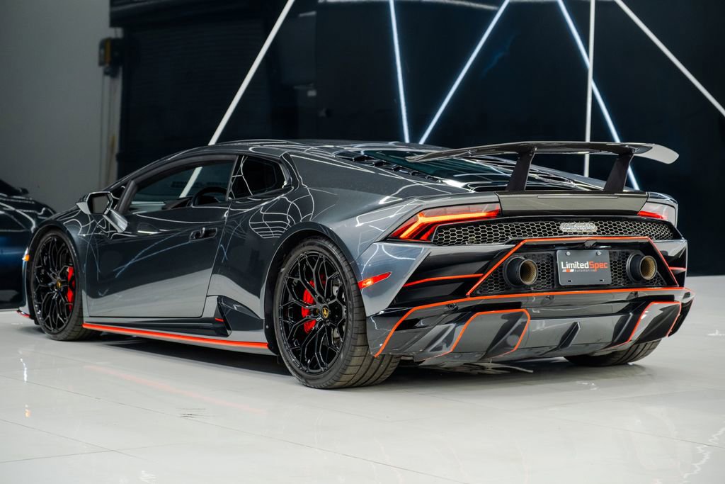 Used 2021 Lamborghini Huracan EVO image 13