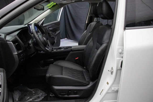 Used 2024 Nissan Rogue Platinum w/ Platinum Premium Package image 29