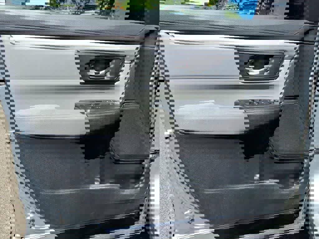 Used 2017 Honda CR-V LX image 13