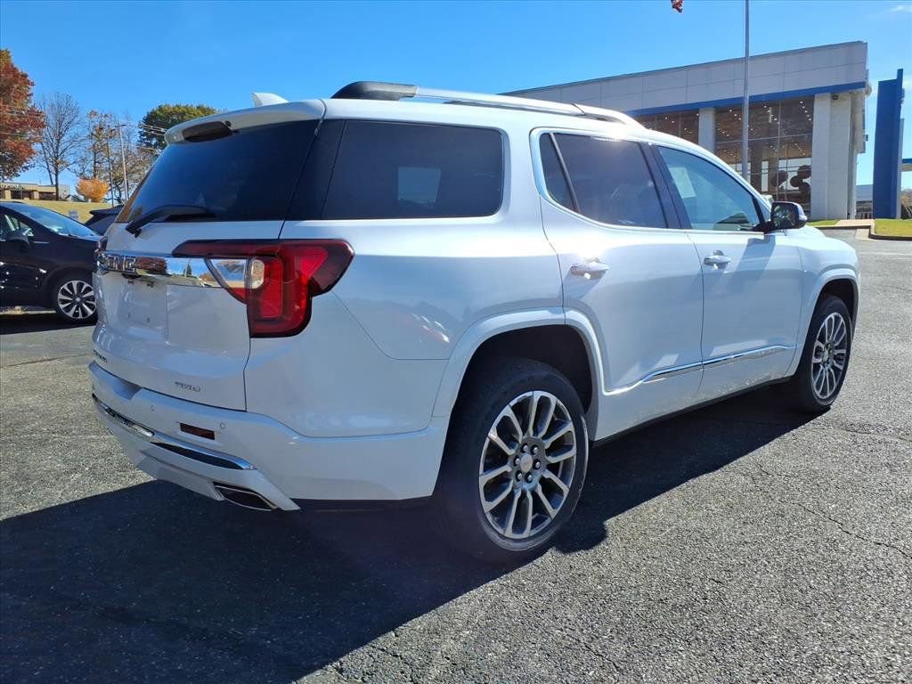 Used 2023 GMC Acadia Denali w/ Denali Technology Package image 3