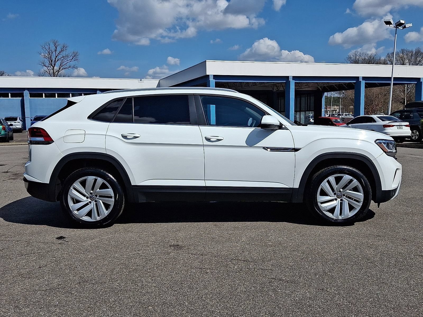 Used 2022 Volkswagen Atlas Cross Sport SE AWD/4WD image 7