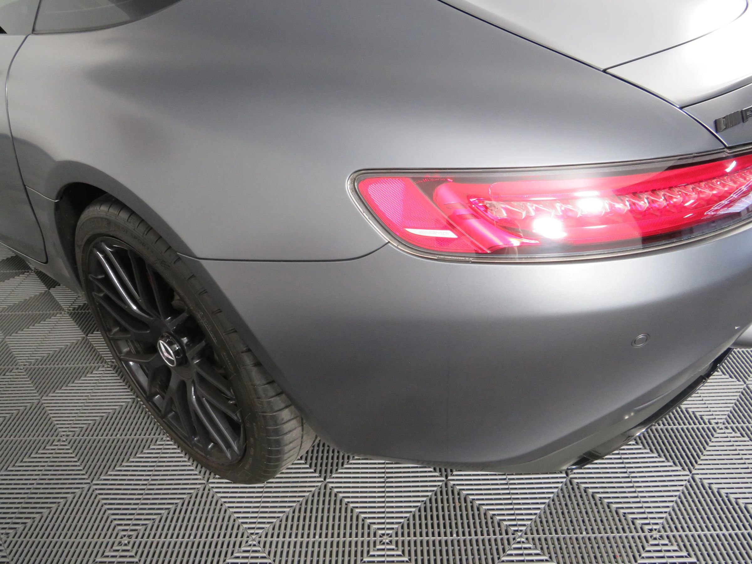 Used 2016 Mercedes-Benz AMG GT S image 31