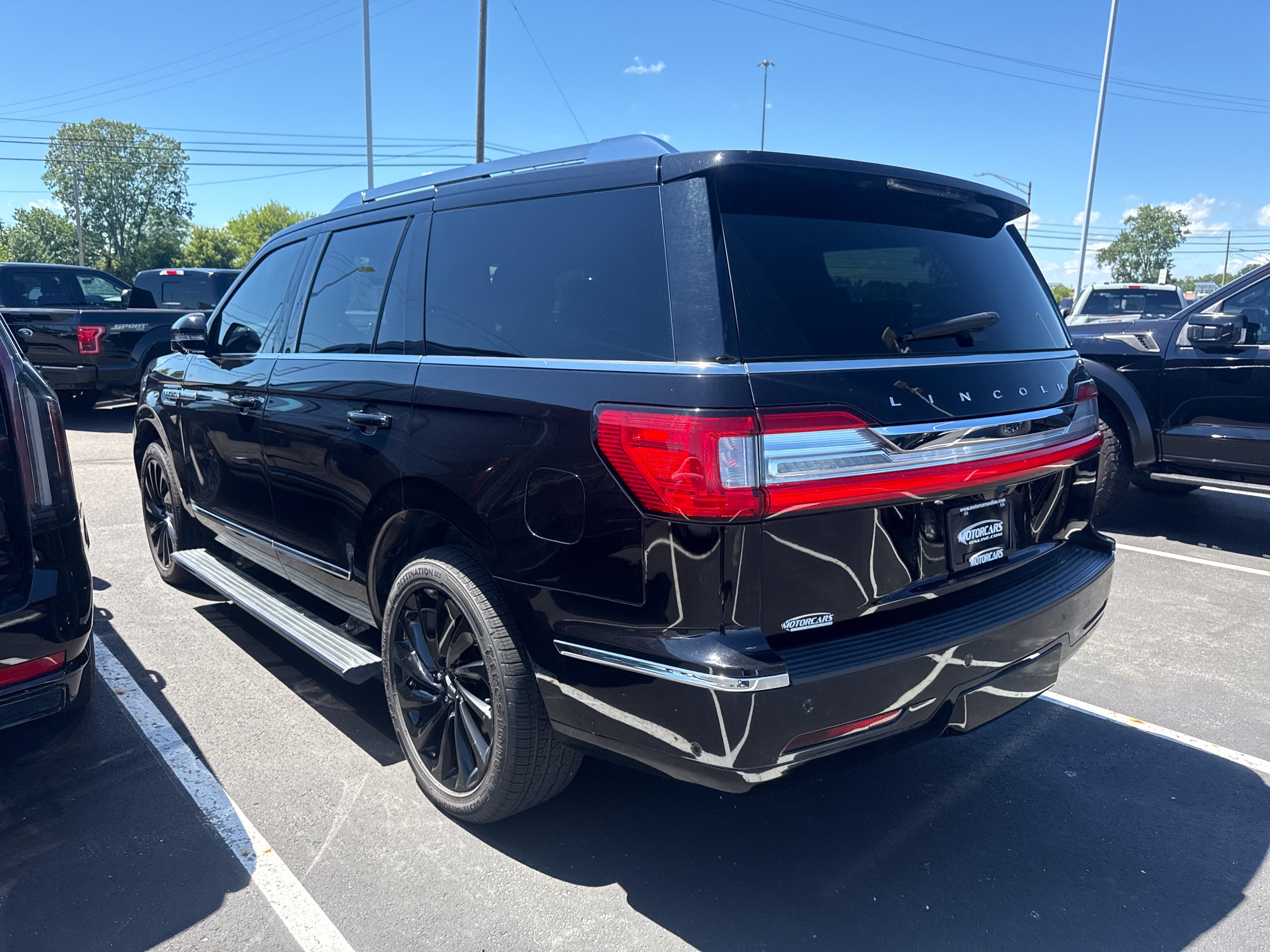 Used 2021 Lincoln Navigator Reserve AWD/4WD image 3