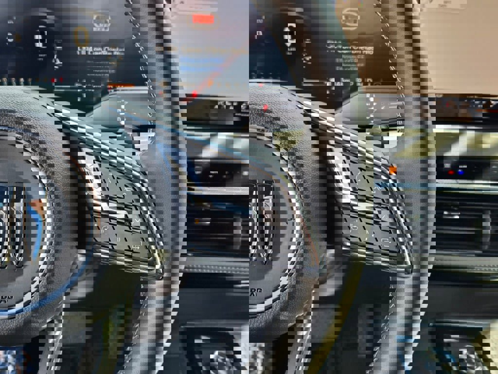 Certified 2025 Buick Enclave Preferred image 33