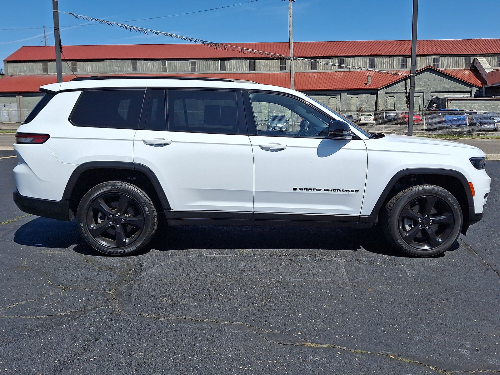 Used 2023 Jeep Grand Cherokee L Laredo AWD/4WD image 26