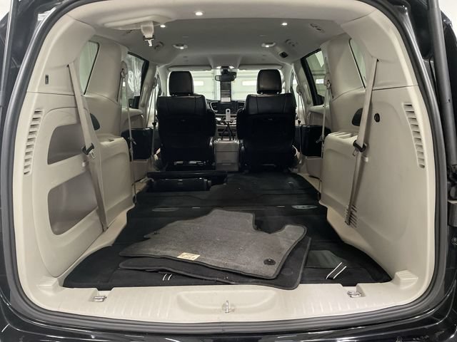 Used 2024 Chrysler Pacifica Touring-L FWD image 15