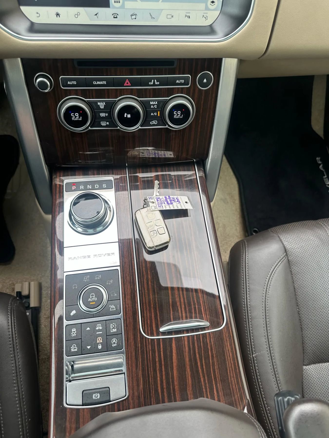 Used 2017 Land Rover Range Rover HSE image 44