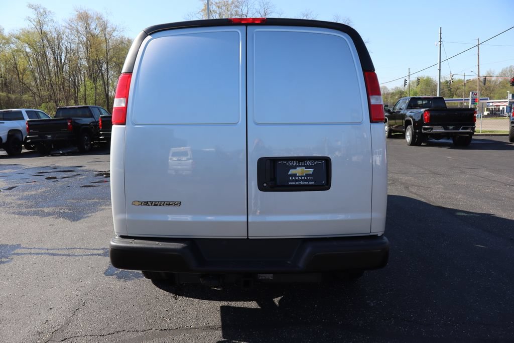 New 2025 Chevrolet Express 3500 w/ Driver Convenience Package RWD image 22