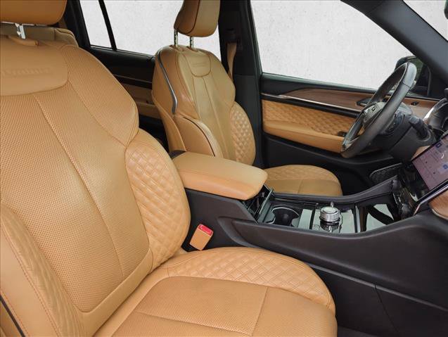 Used 2022 Jeep Grand Cherokee L Summit w/ Advanced Protech Group IV AWD/4WD image 27