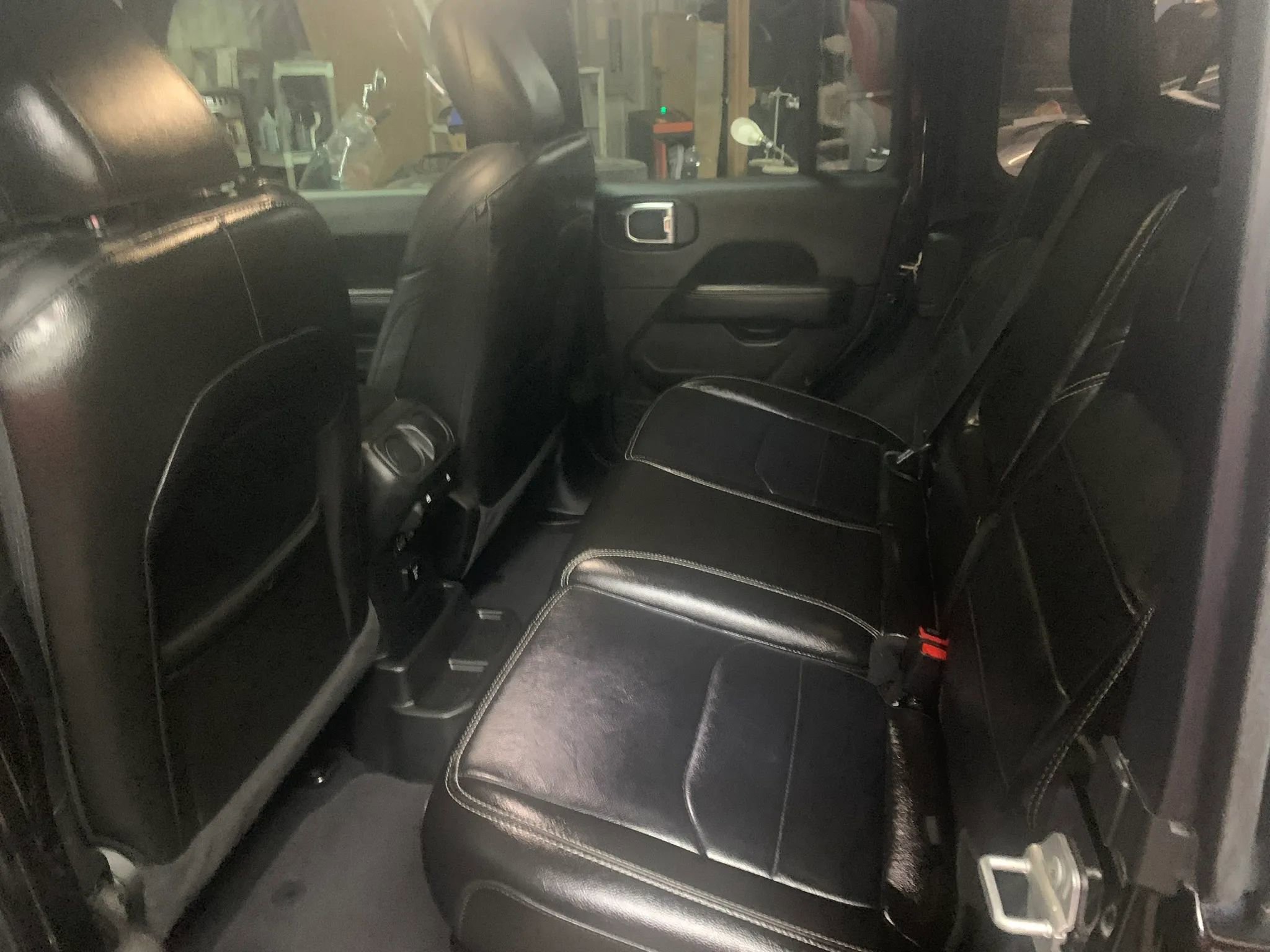 Used 2023 Jeep Wrangler Unlimited Sahara w/ Cold Weather Group AWD/4WD image 8