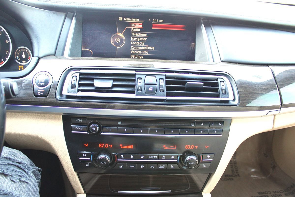 Used 2015 BMW 750Li RWD image 20