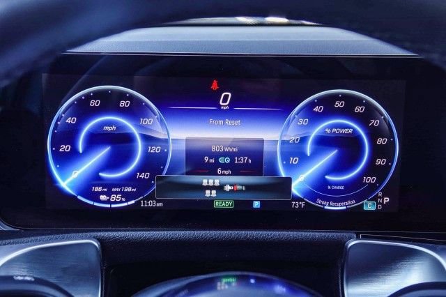 Used 2024 Mercedes-Benz EQB 300 4MATIC image 24