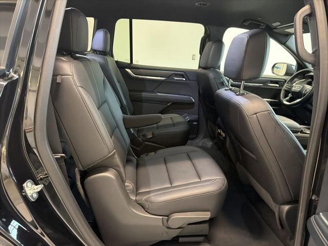 Used 2025 GMC Acadia Elevation w/ Elevation Premium Package AWD/4WD image 33