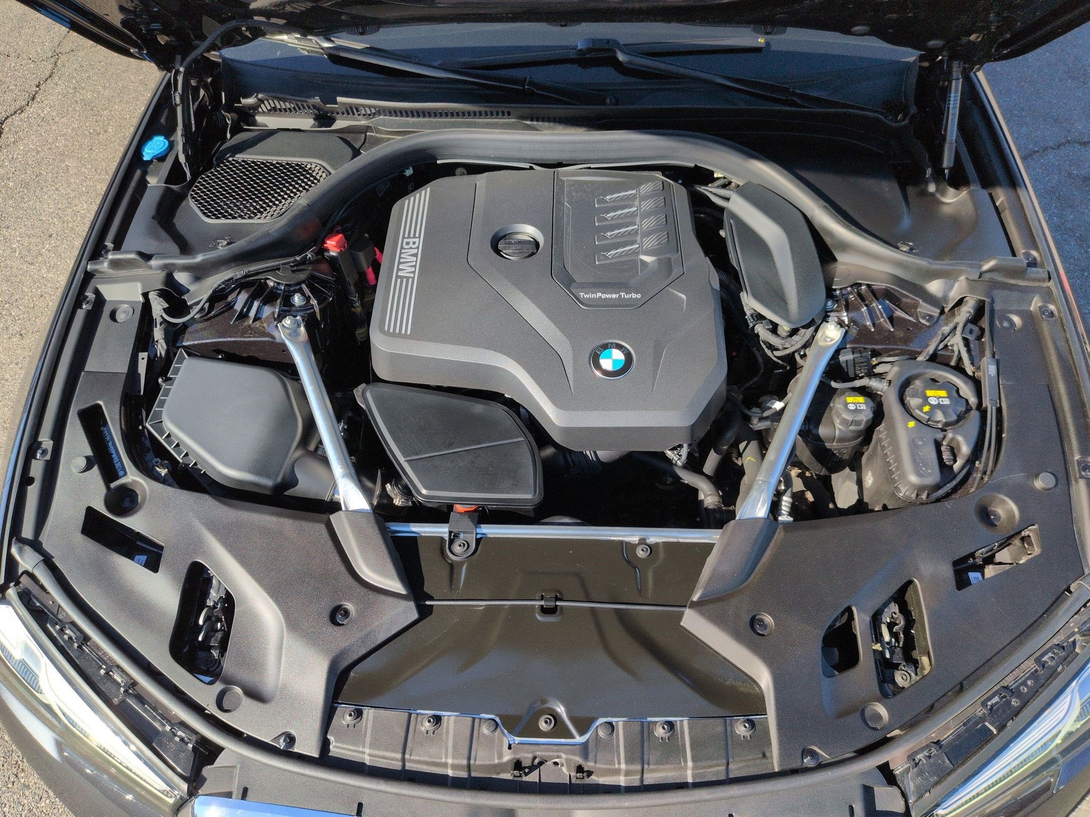 Used 2023 BMW 530i w/ Premium Package image 34