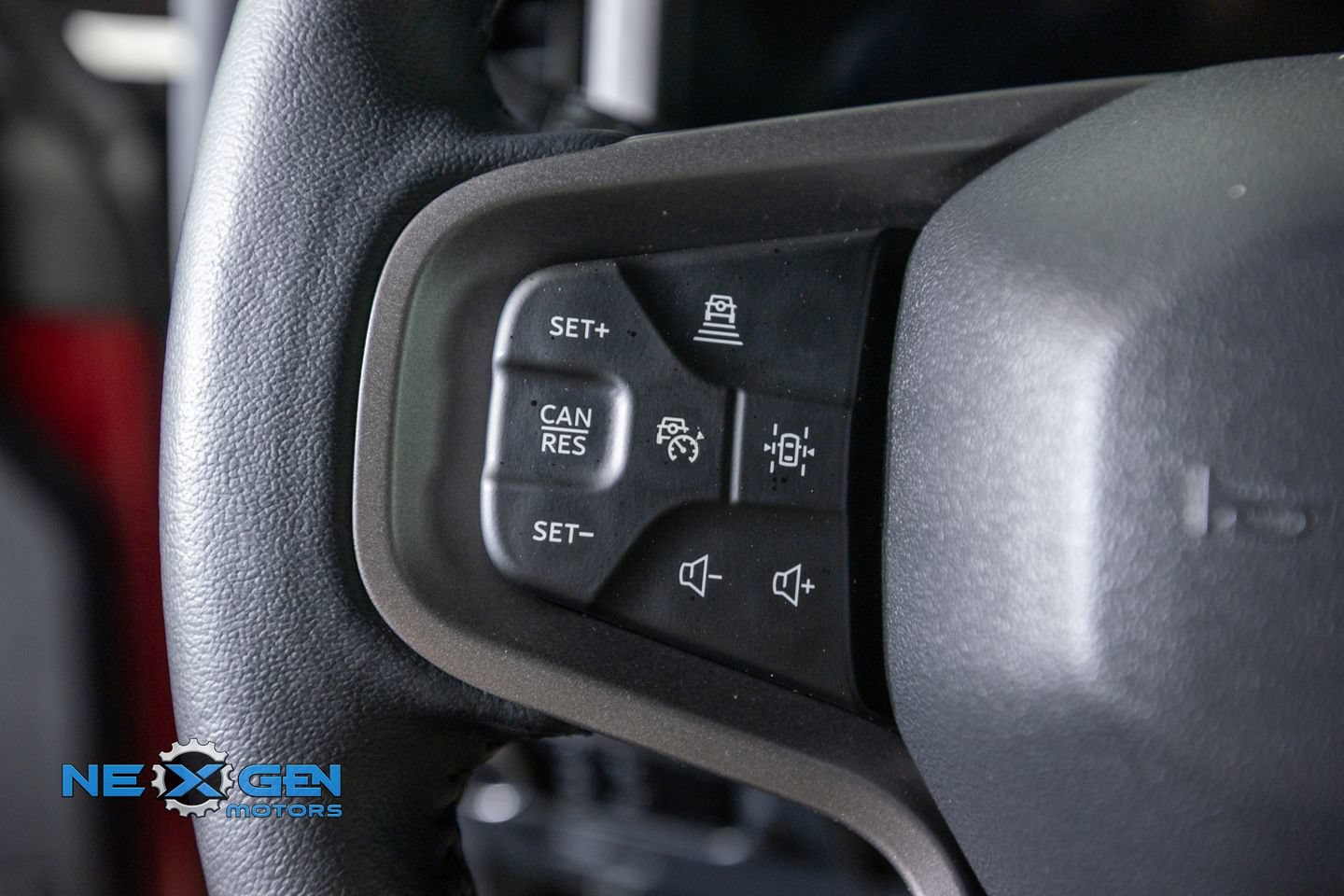 Used 2025 Ford Bronco Badlands AWD/4WD image 14