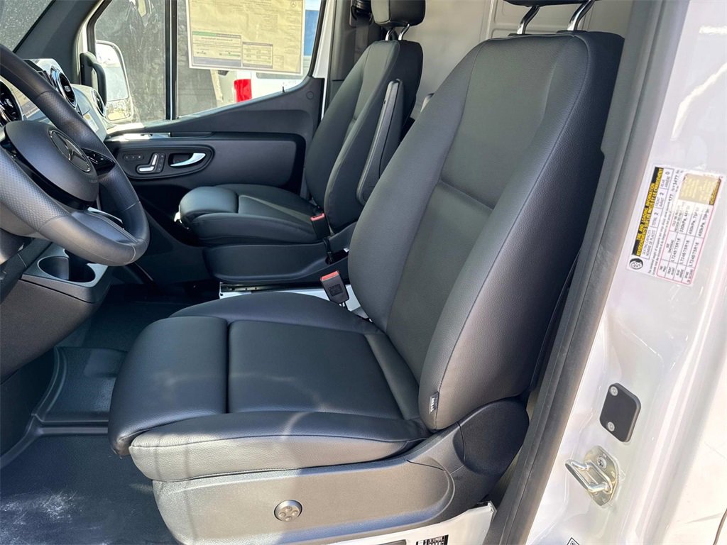New 2025 Mercedes-Benz Sprinter 2500 image 18