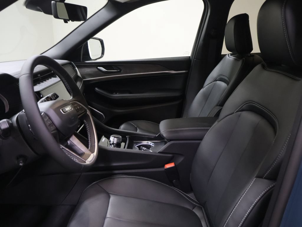 New 2026 Jeep Grand Cherokee Limited AWD/4WD image 8