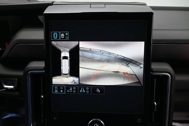 Used 2025 GMC Yukon XL Denali AWD/4WD image 25