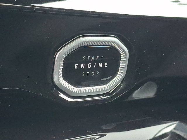 New 2026 Jeep Grand Cherokee Altitude AWD/4WD image 17