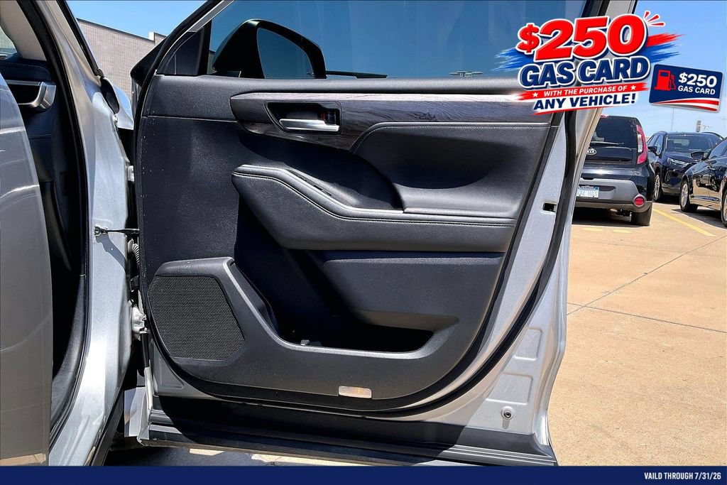 Used 2023 Toyota Highlander Platinum AWD/4WD image 24