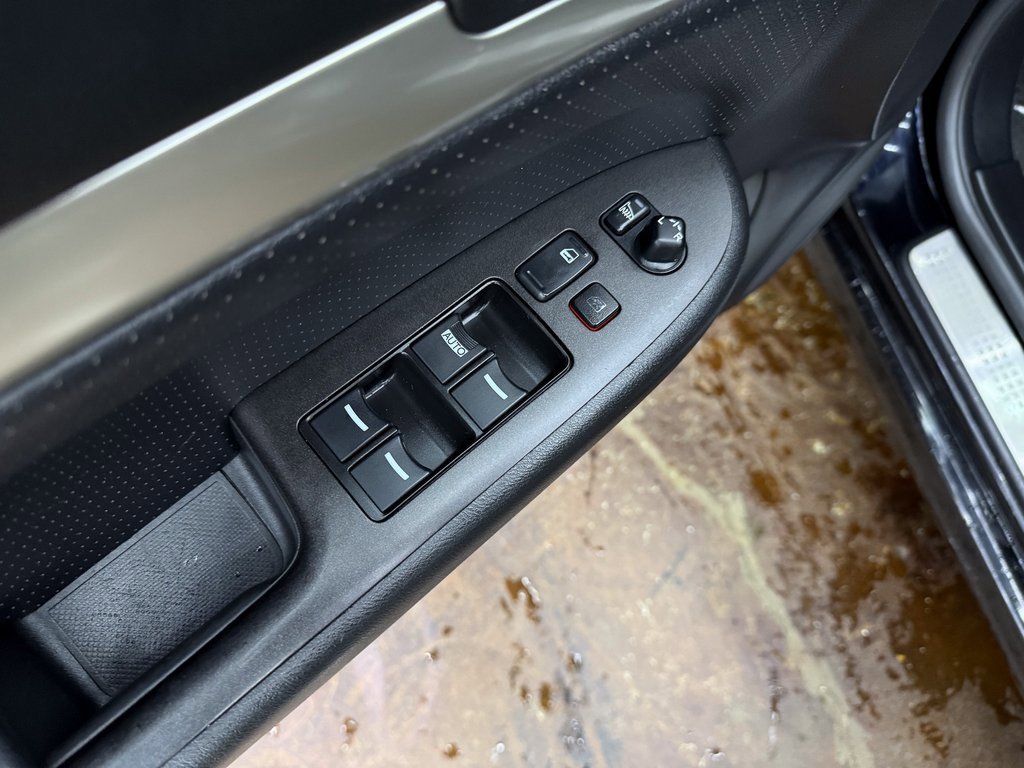 Used 2005 Acura TSX image 12